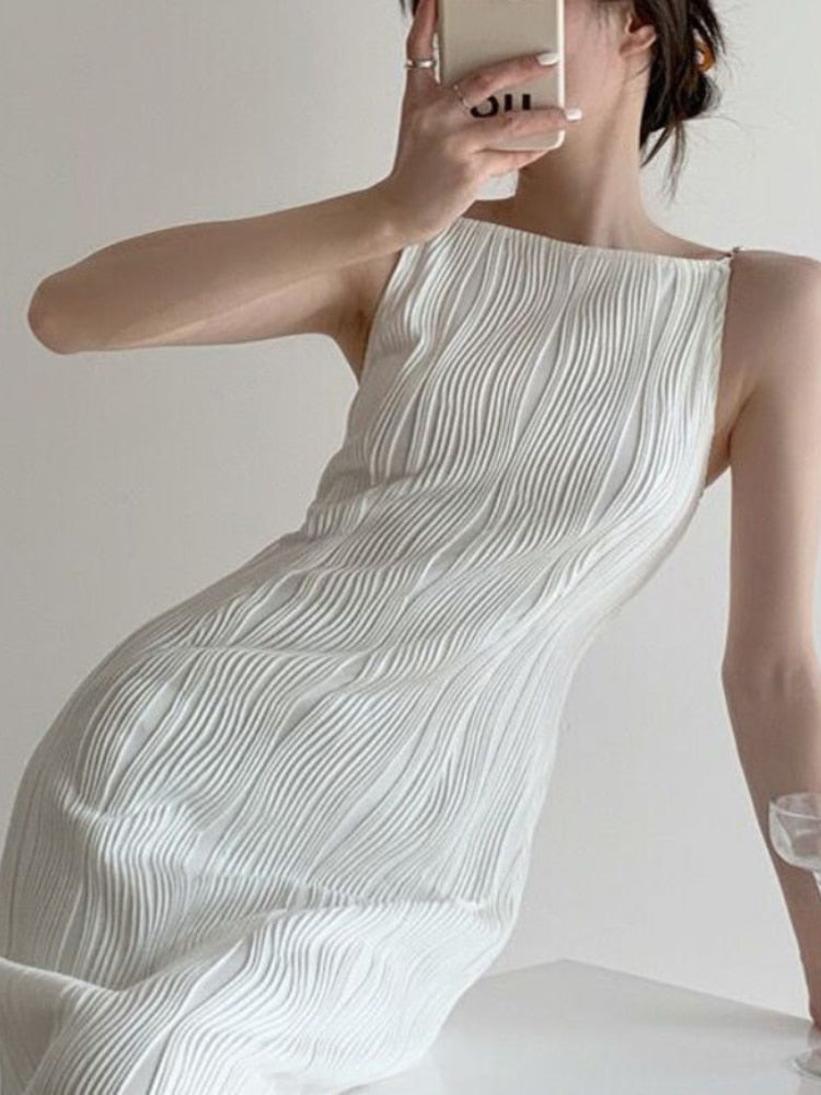 Elegant White Folds Midi Dress1