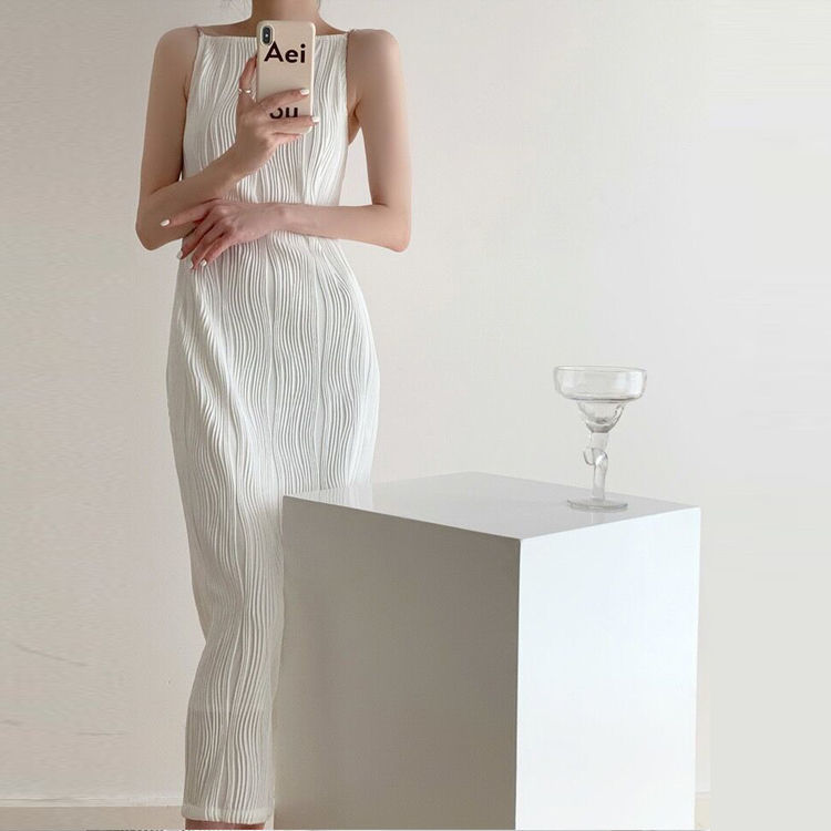 Elegant White Folds Midi Dress7