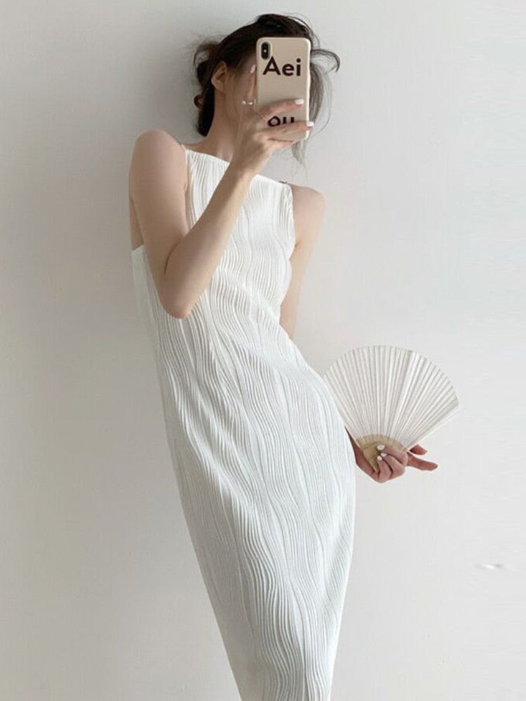Elegant White Folds Midi Dress4